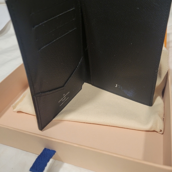 Louis Vuitton wallets brand new - Picture 3 of 4